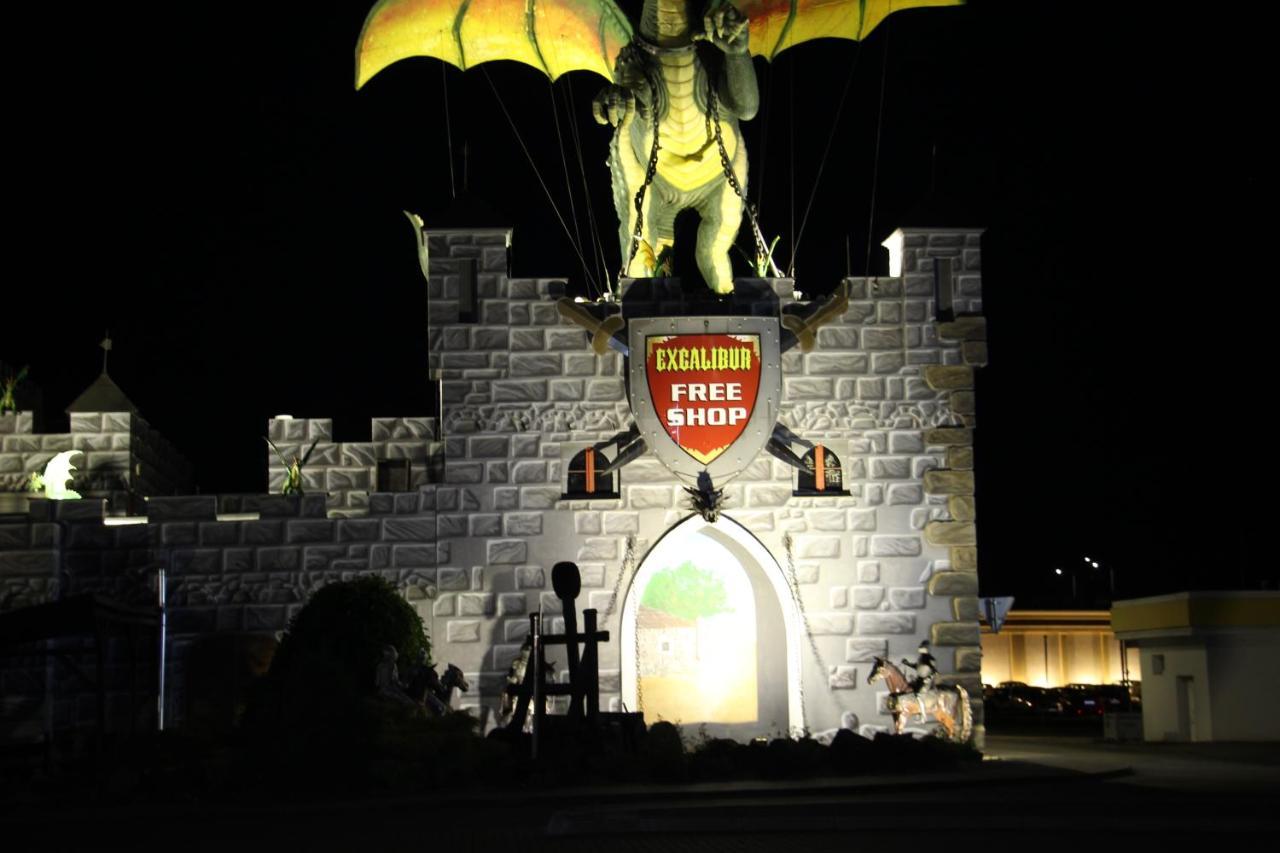 זנוימו Merlin'S Camp מראה חיצוני תמונה